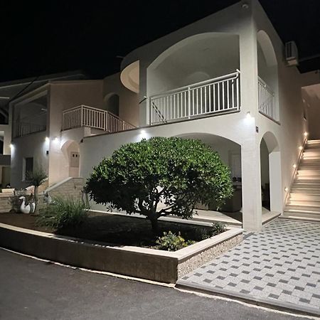 Apartments Obad نيوم المظهر الخارجي الصورة
