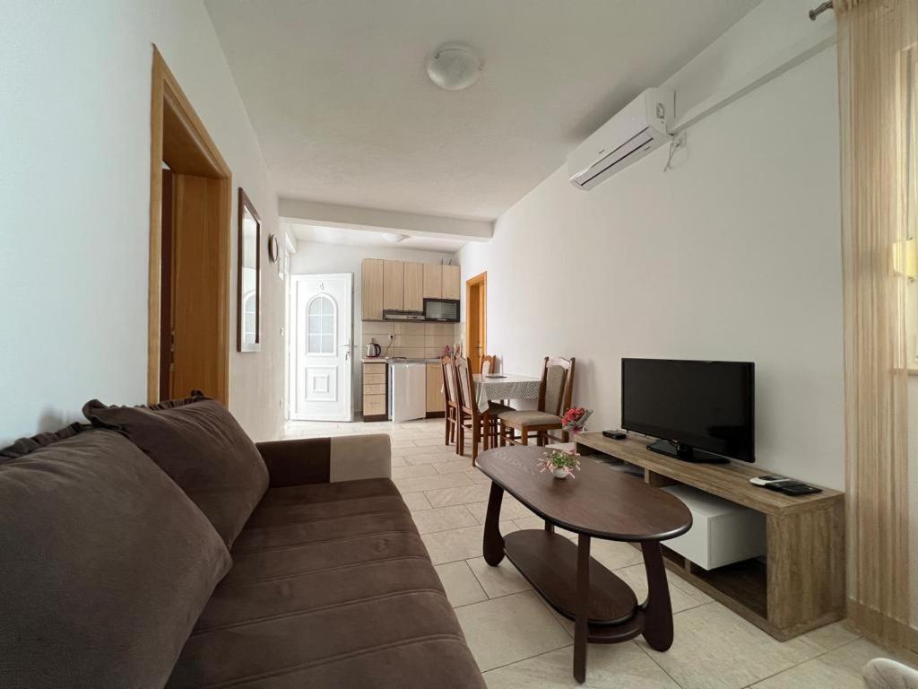 Apartments Obad نيوم المظهر الخارجي الصورة