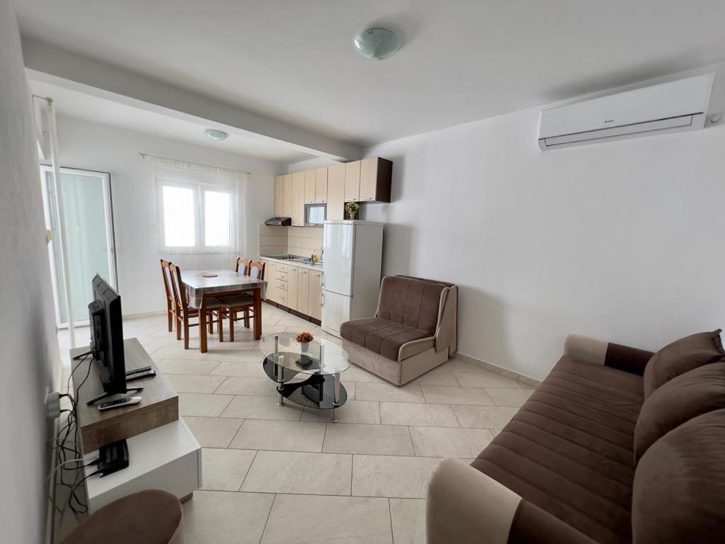 Apartments Obad نيوم المظهر الخارجي الصورة