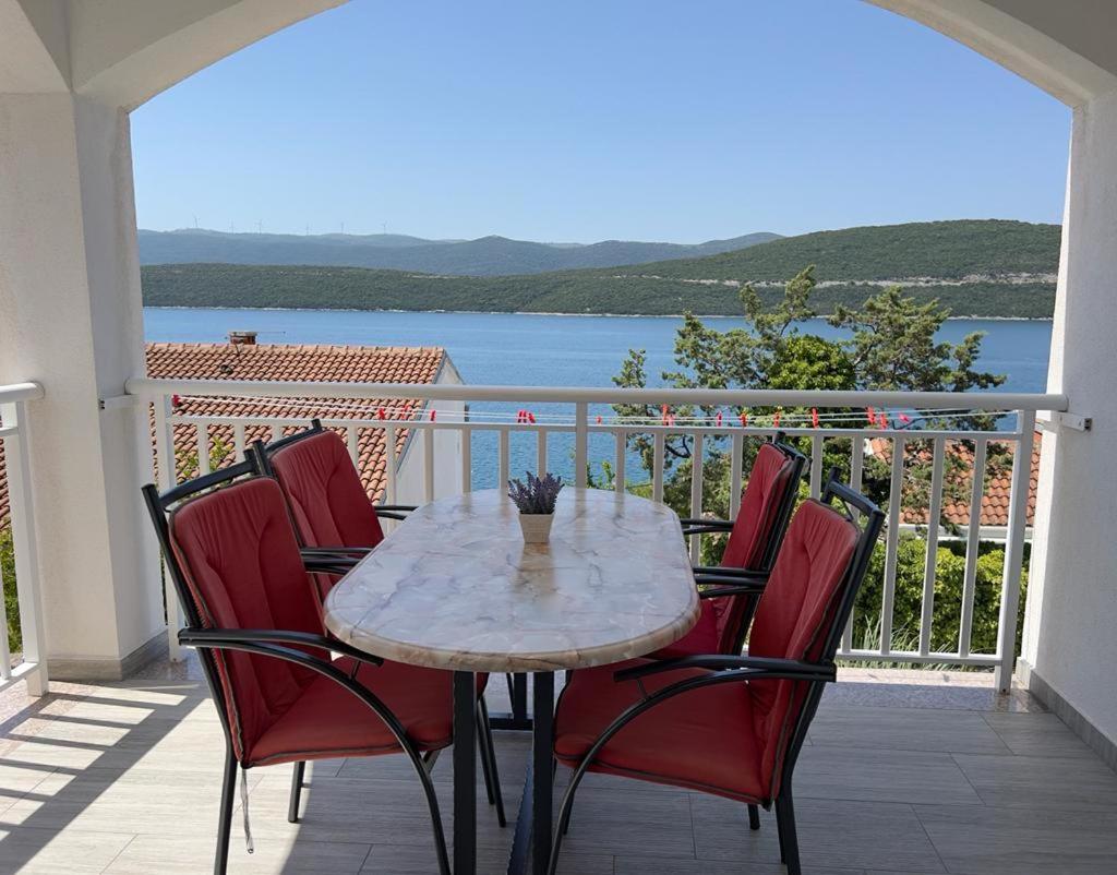 Apartments Obad نيوم المظهر الخارجي الصورة