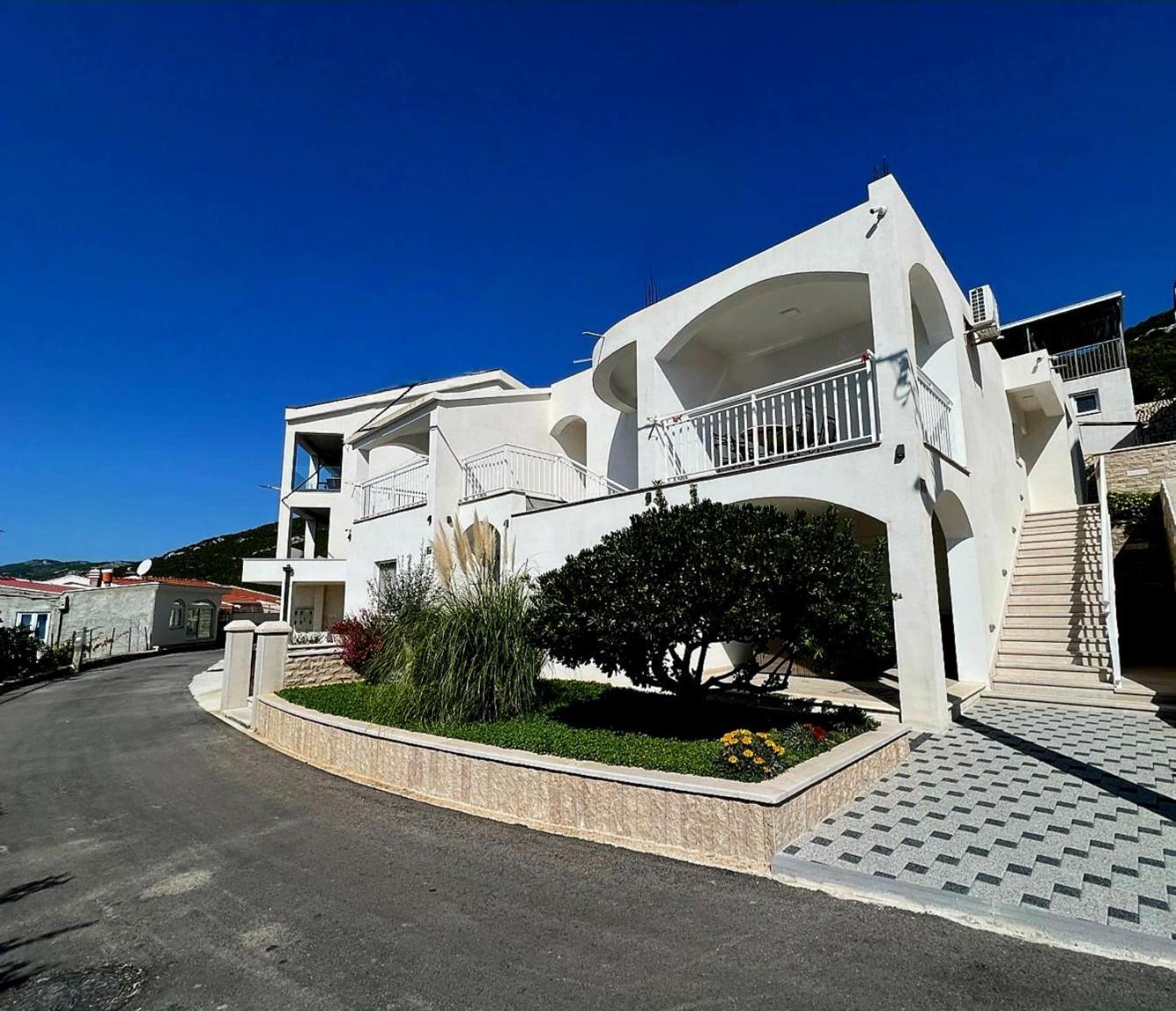 Apartments Obad نيوم المظهر الخارجي الصورة
