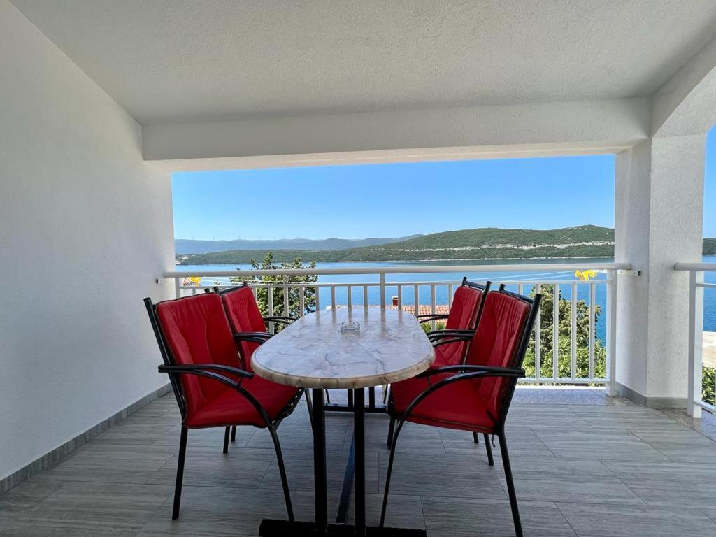 Apartments Obad نيوم الغرفة الصورة